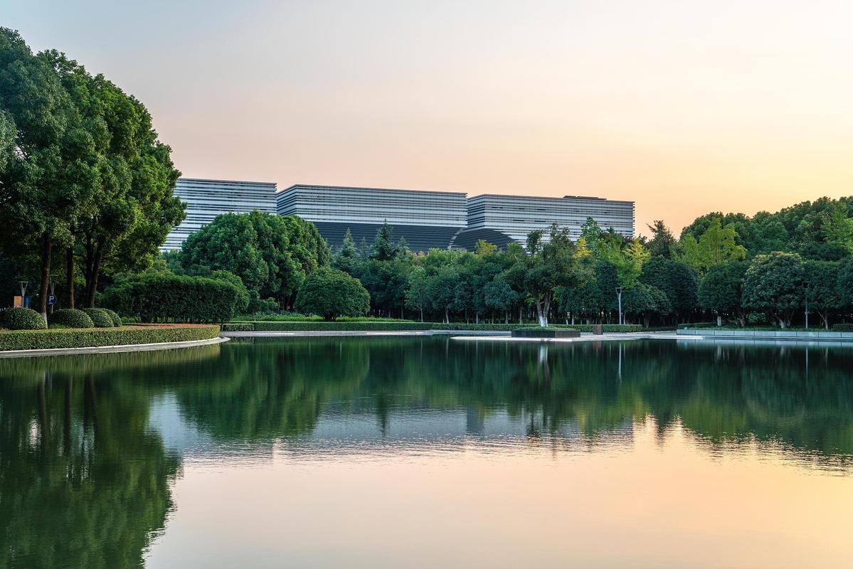 到底是舆论开除了努某某，还是浙江大学开除了努某某浙大贫困生晒旅游照片可以吗如何看待浙江大学公众号发表《浙大学子网课学习桌》一文 最新汽车